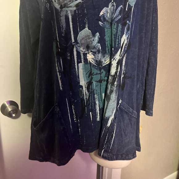 Women’s Blue Floral Blouse By Jess And Jane Asymmetrical Dolman Sleeve - Picture 14 of 14